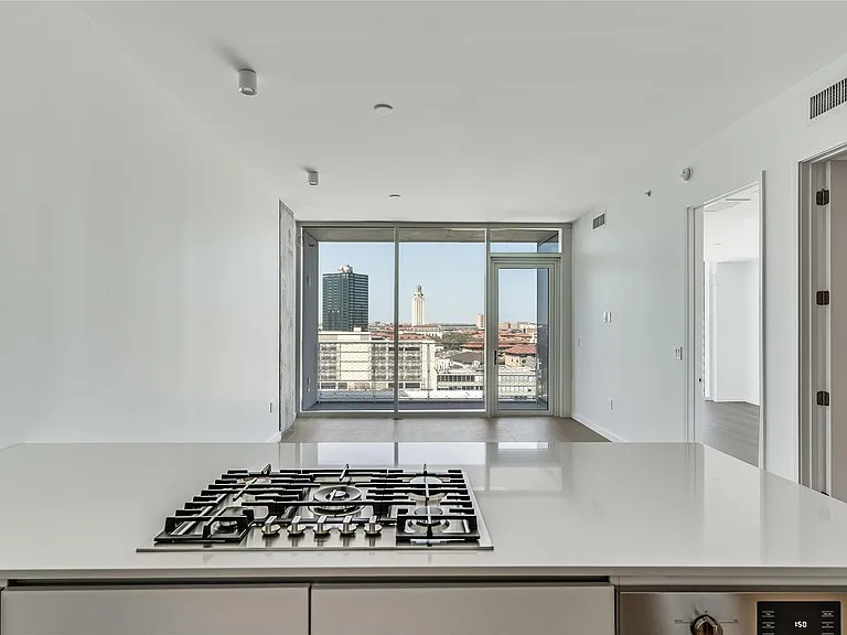 313 W 17th St #1202 — Photo 9
