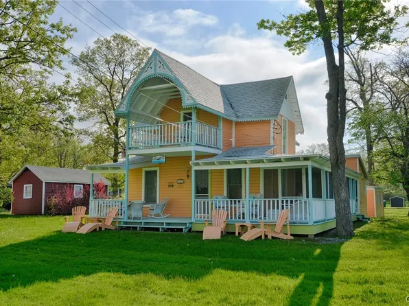 428 United States Ave, Thousand Island Park, NY 13692
