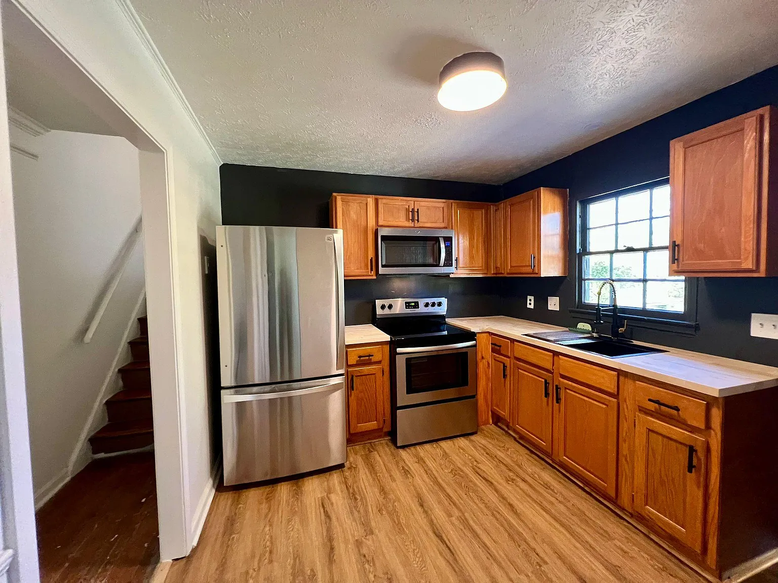 4 bed, 3.0 bath, 1840 sqft, $572 — Photo 4
