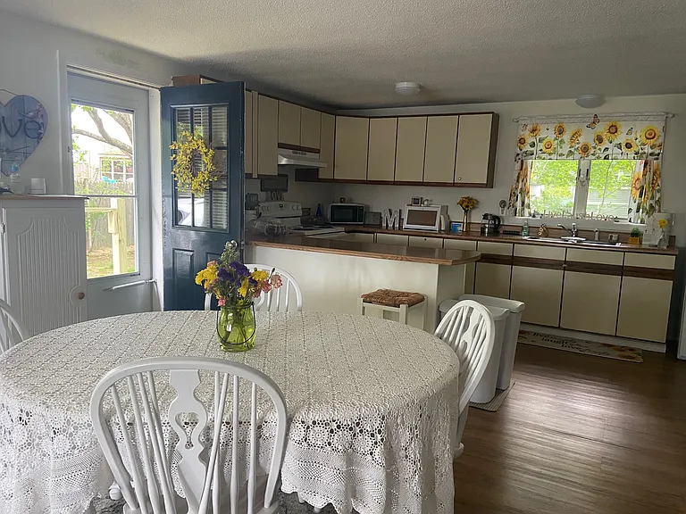 16 Marshall Ave — Photo 7
