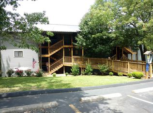 437 Notch Ln, Branson West, MO 65737
