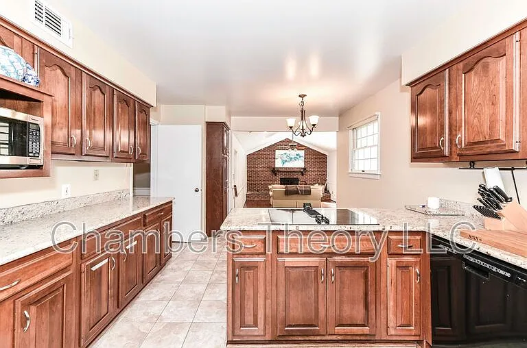 8504 Shadeway Pl — Photo 9