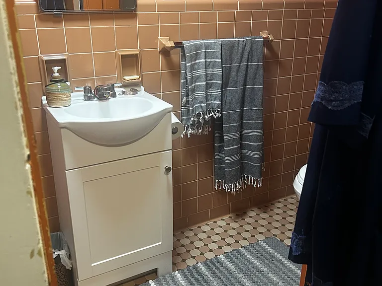 3851 Dewey Ave #B — Photo 10