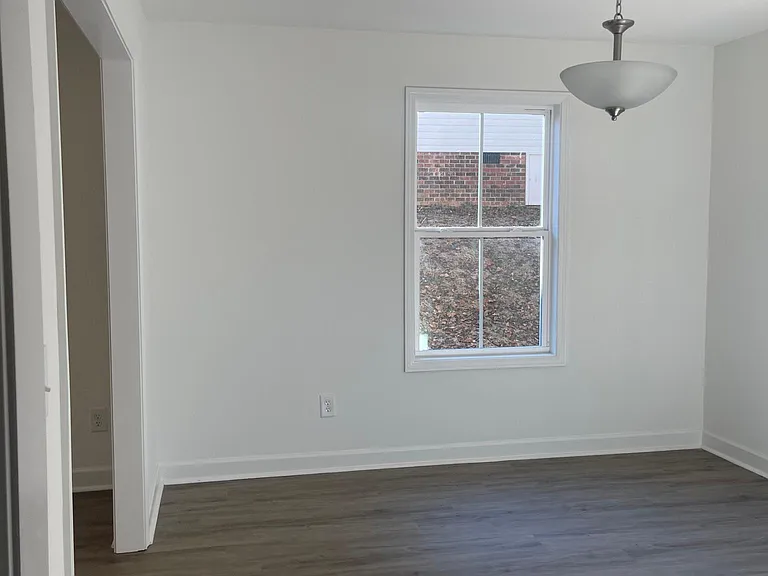 815 Sherwood Ave — Photo 11