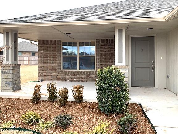 3rd image of 1232 Hickory Creek Dr