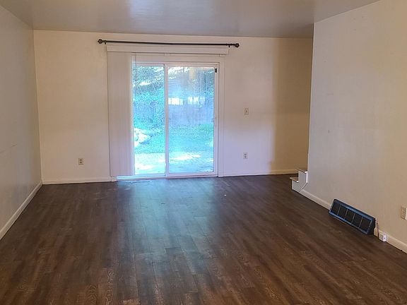 3rd image of 132 Park Dr