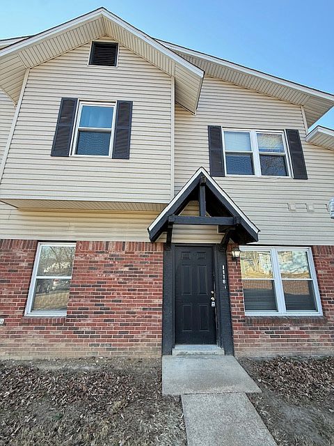 1st image of 1118 Barrington Ln