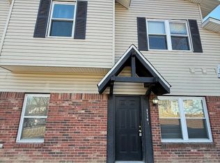 1118 Barrington Ln, Saint Charles, MO 63301