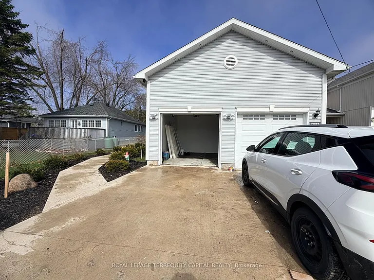 1416 Maple Rd #2 — Photo 10