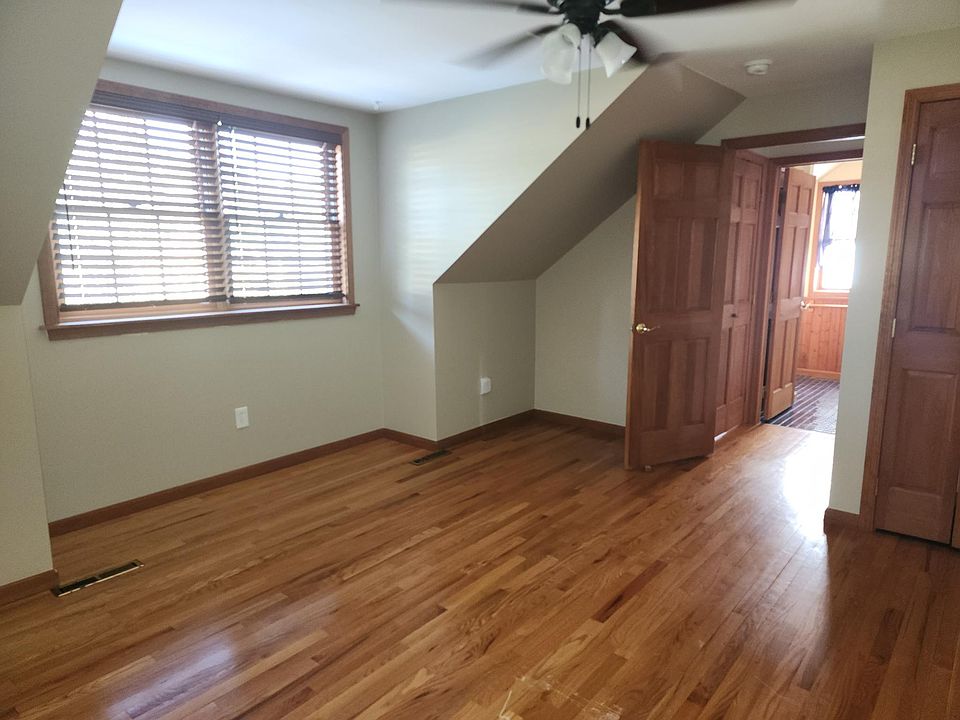 2nd image of 1097 Berme Rd Unit B