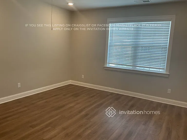 215 Caledonia Ct — Photo 12