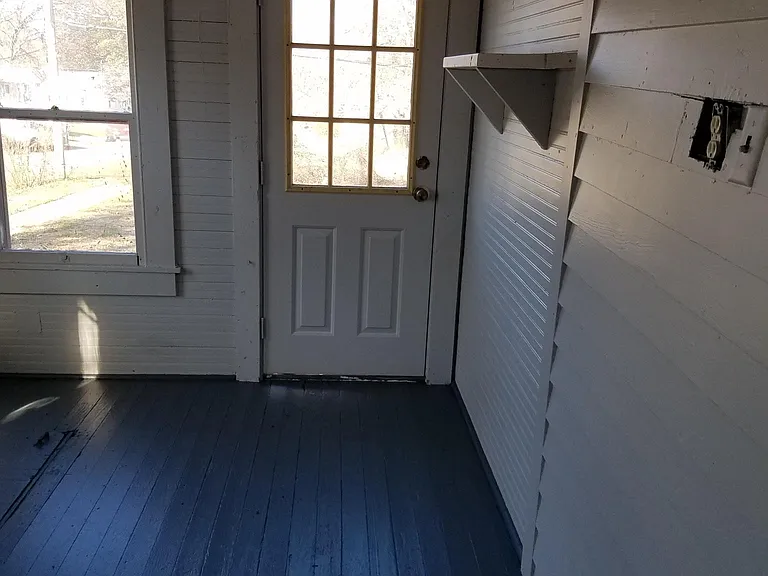 408 S Tebo St — Photo 4