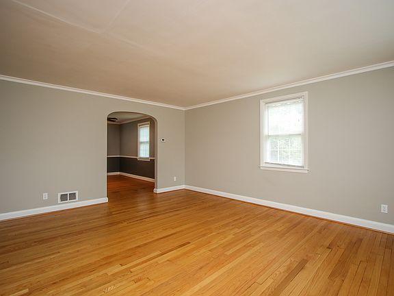 3rd image of 340 Small Ct