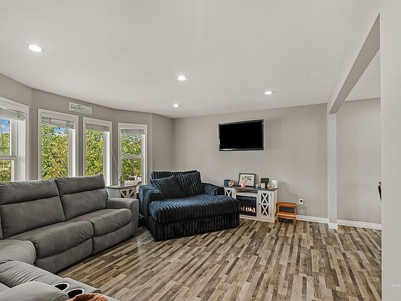 3rd image of 3725 11th St