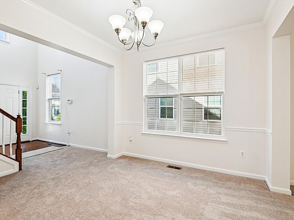 5th image of 7819 Stonebriar Dr