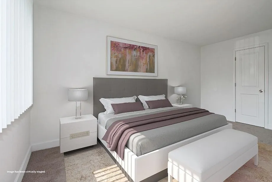 Hampton Manor Apartments & Townhomes — Photo 4