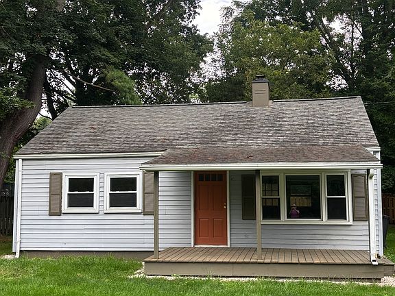 2nd image of 110 Spring St