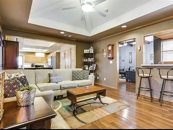 5th image of 619 Stone Canyon Dr