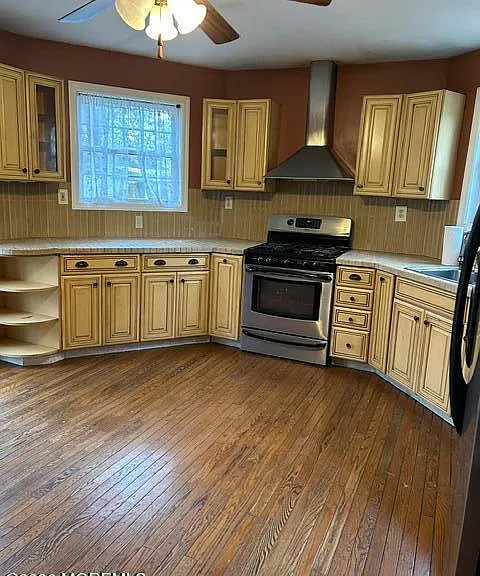59 Manalapan Ave — Photo 5
