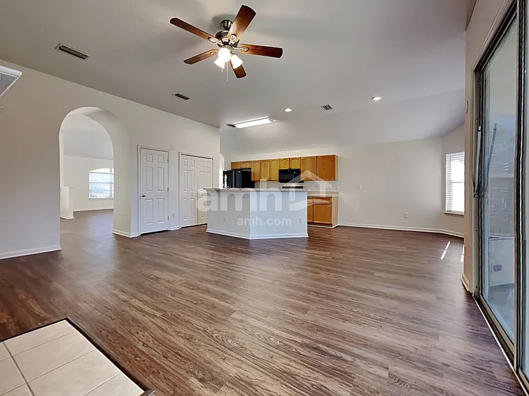 716 Sid Dr — Photo 6