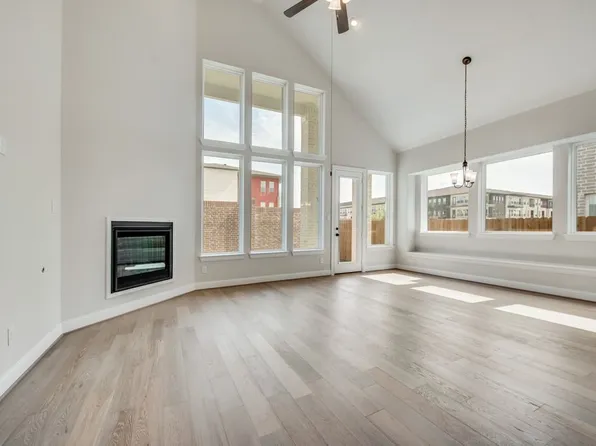 2350 Perdue Ave, Irving, TX 75062