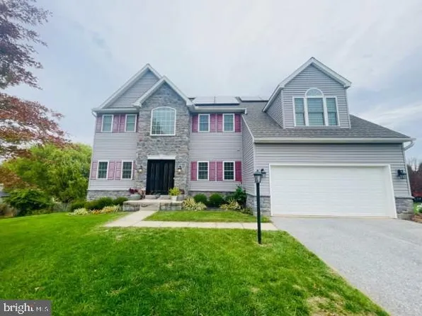430 Palomino Dr, York, PA 17402