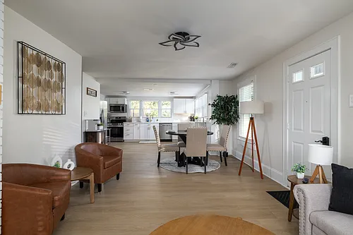 6028 Lucye Ln Photo 1