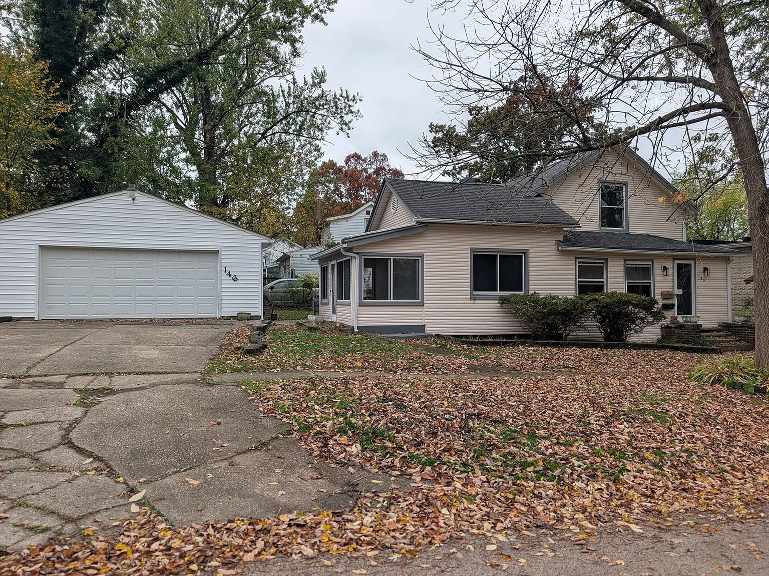 146 W Elm St — Photo 2