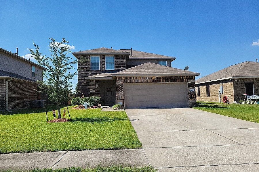 1st image of 2309 Ruby Dr