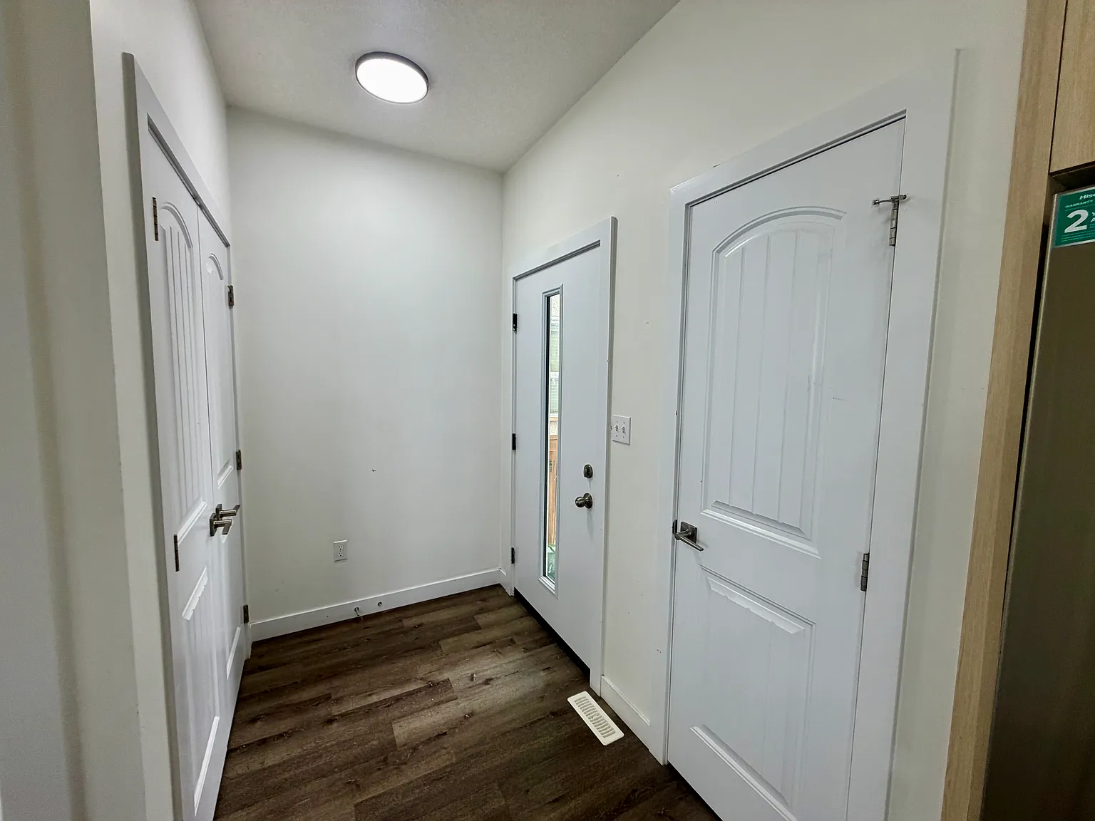 Alberta Ave 3 Bed 2.5 Bath Main For Rent Edmonton — Photo 4