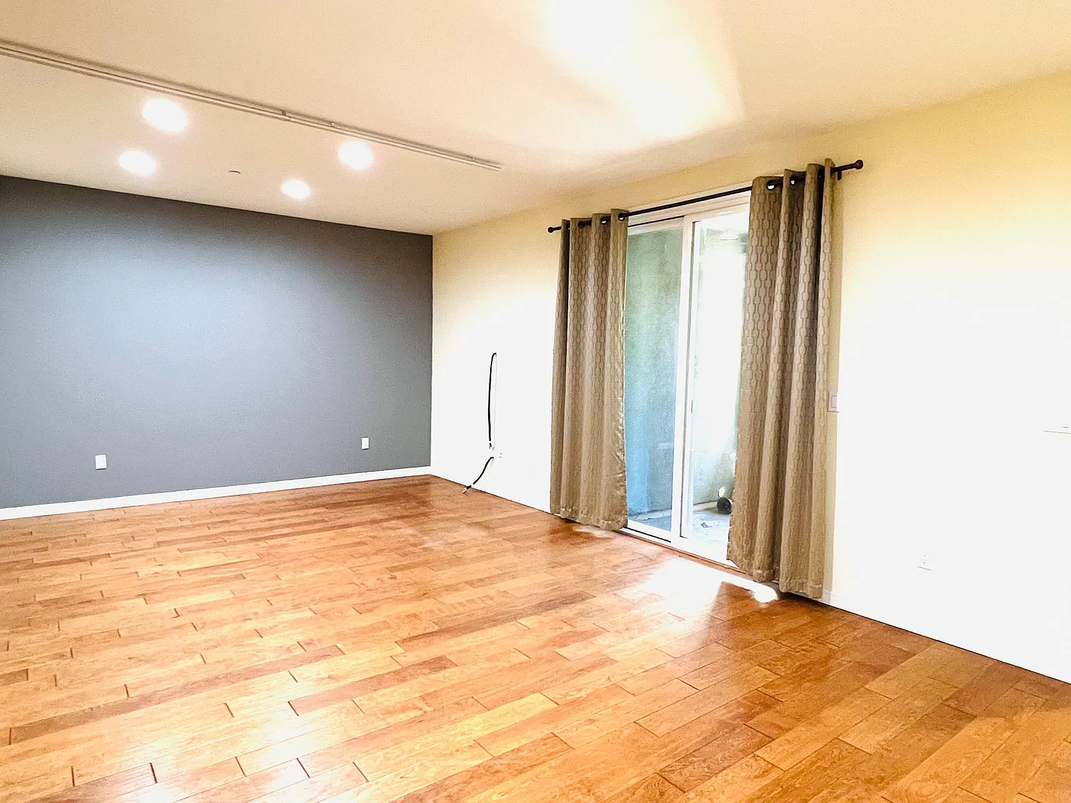 3 bed, 1224 sqft, $3,550 — Photo 4