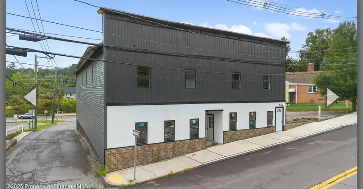 42 Main St — Photo 1