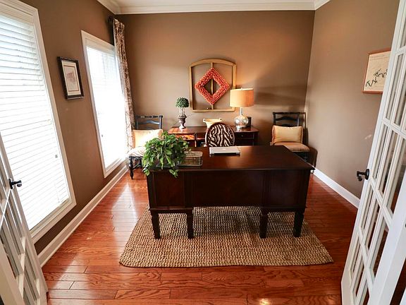 3rd image of 1732 Falcon Pointe Dr