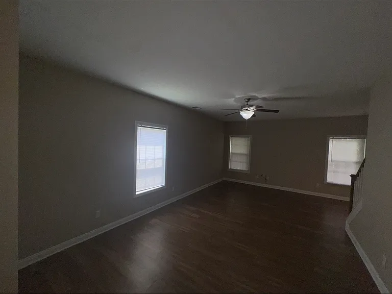 114 Stephen Dr — Photo 11