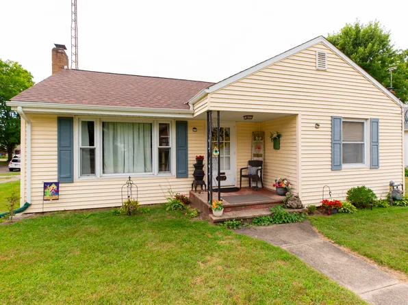 102 N 14th St, Niles, MI 49120
