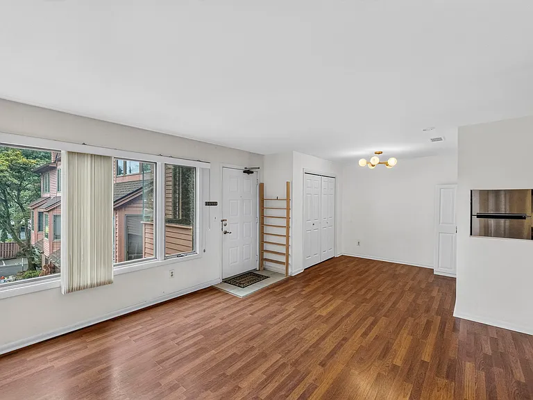 224 Washington Ave #B — Photo 4