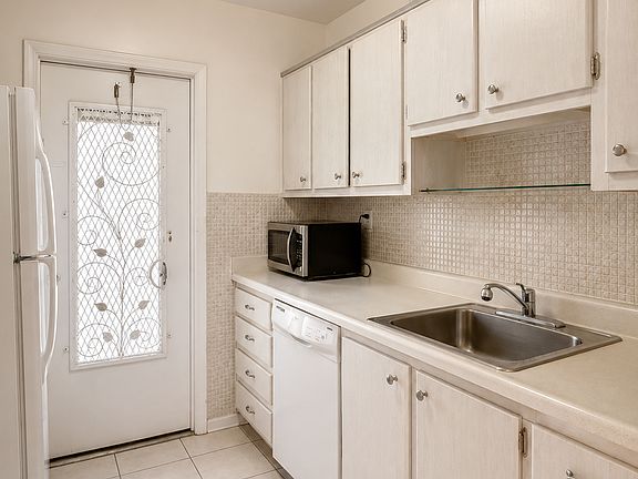 3rd image of 2200 Diana Dr APT 410