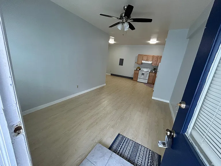 206 E Ayre St #15 — Photo 4
