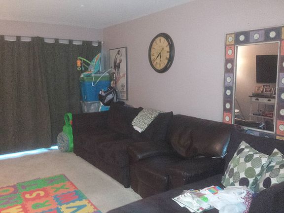 4th image of 1815 Oakton St APT 3E