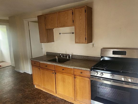 5th image of 219 French St #2
