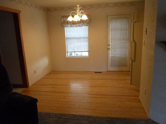 3rd image of 314 Jocelyn Ave