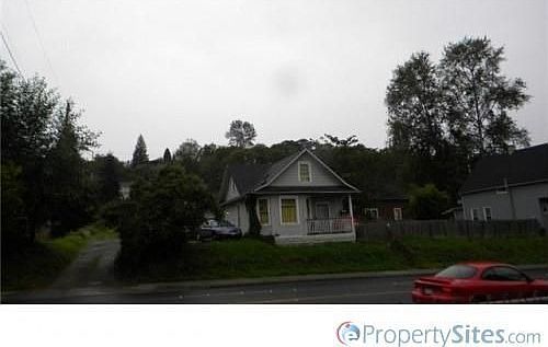 1st image of 3518 E Portland Ave