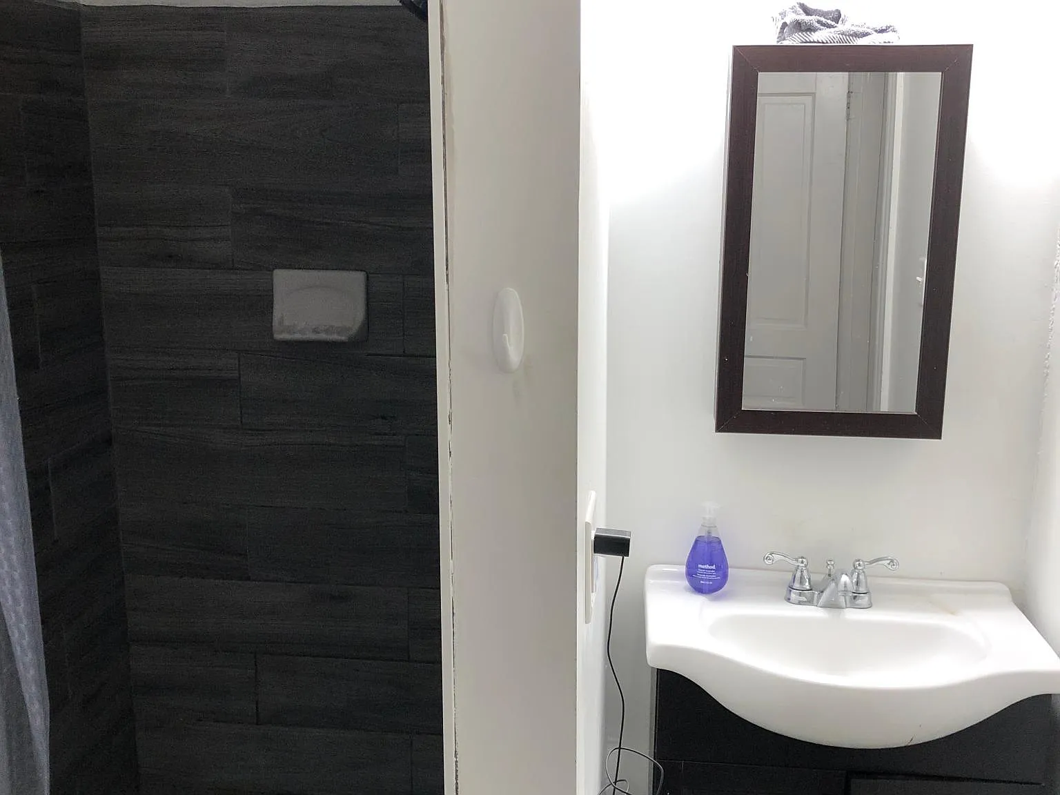 7 bed, 2.5 bath, 2160 sqft, $4,350 — Photo 4