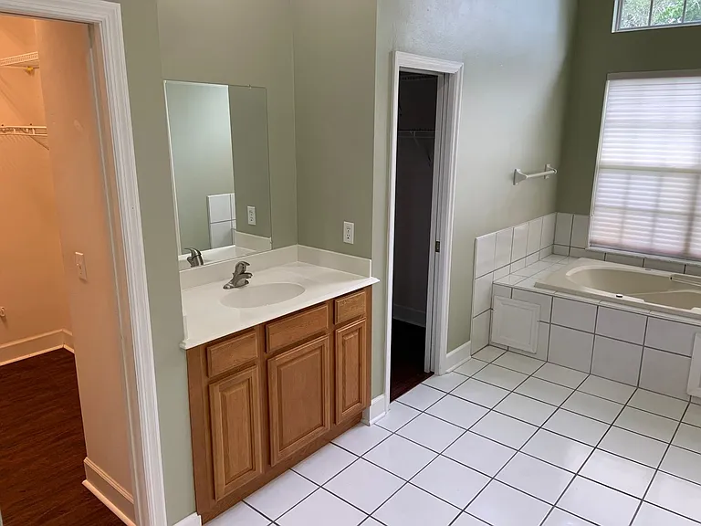 2600 Crescent Lake Ct — Photo 17