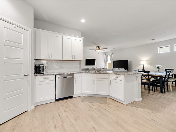 2nd image of 6729 Windfall Dr