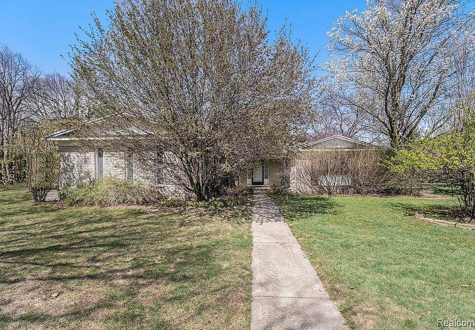 1st image of 2353 Hinge Dr