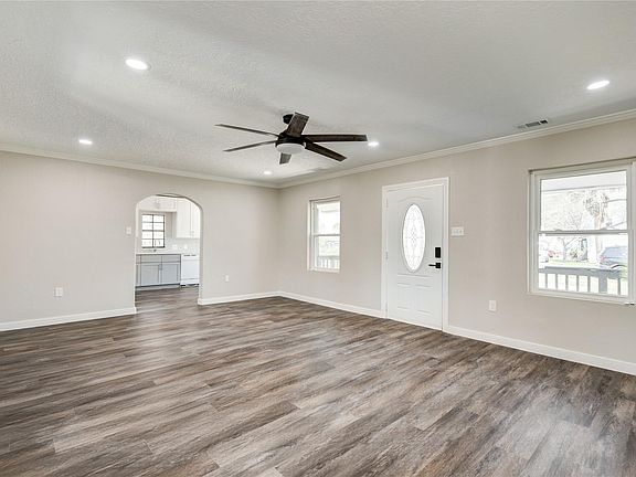 4th image of 418 S Kansas St
