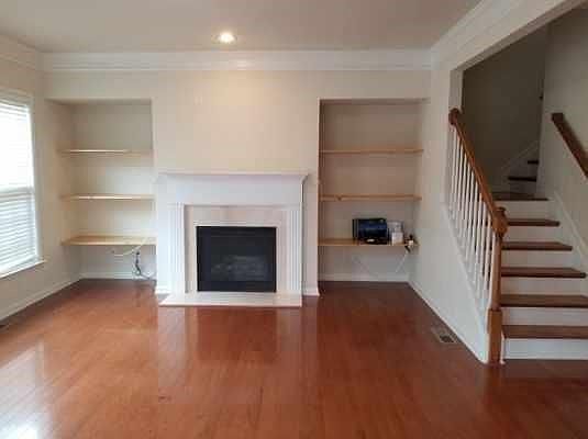 3rd image of 6072 Kearny Ln