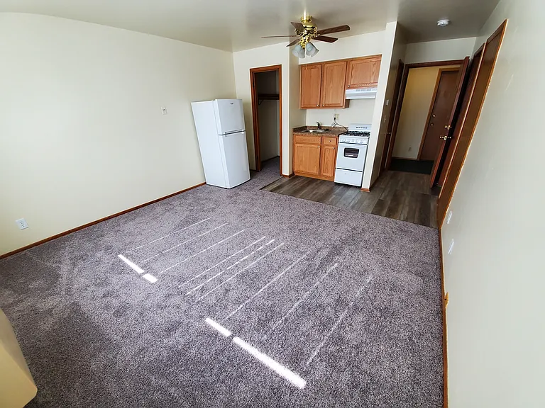 122 Hall St — Photo 5