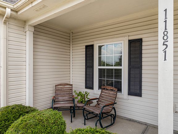 3rd image of 11851 Fawn Crest Dr